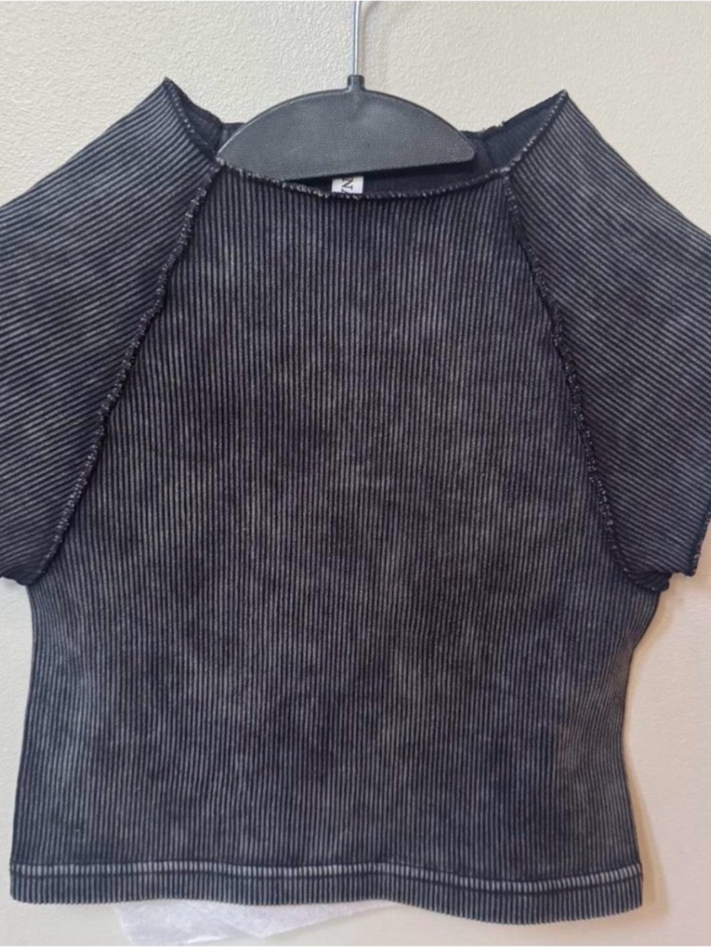 Zenana Outfitters Black Ribbed Short-Sleeve Crop Top